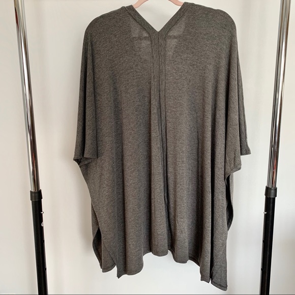 Gray Poncho V-Neck - Picture 5 of 7